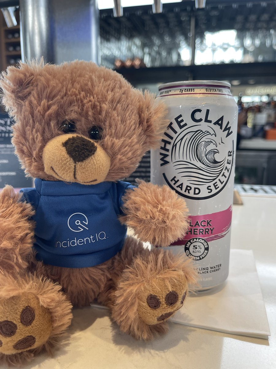 Carlos is having a cold one and getting ready to head back to California. He’s been to orlando Los Angeles and now listening to Shelley King in the airport. Amazing singer check her out! #TCEA #iiQSharetheBear