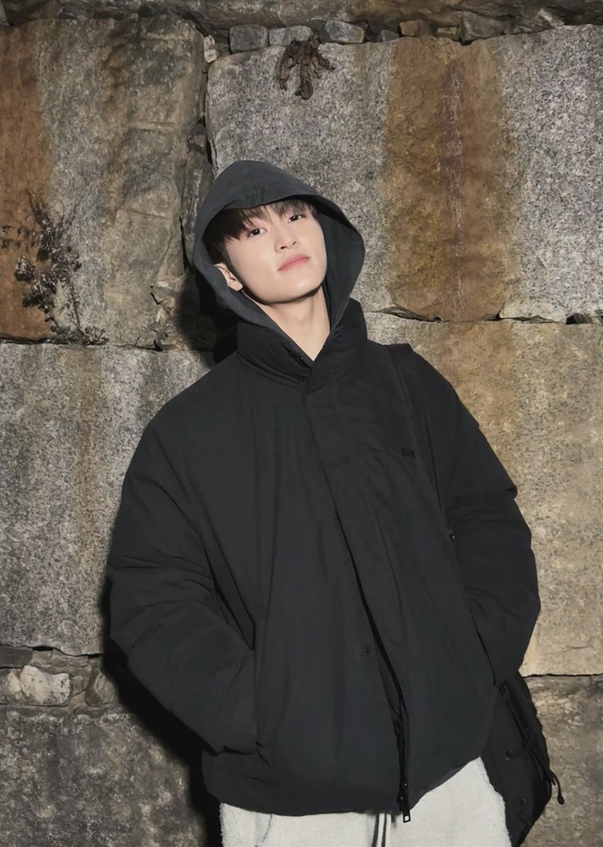 yoitfolder's tweet photo. i hope you’re doing fine, i hope life treats you well, i hope you’re always safe happy and healthy, i hope everything works out in your favor, i hope you always find joy and have a reason to smile in life's simple pleasures, i hope your path is easier to walk in. . https://t.co/oF1pnxVwt0