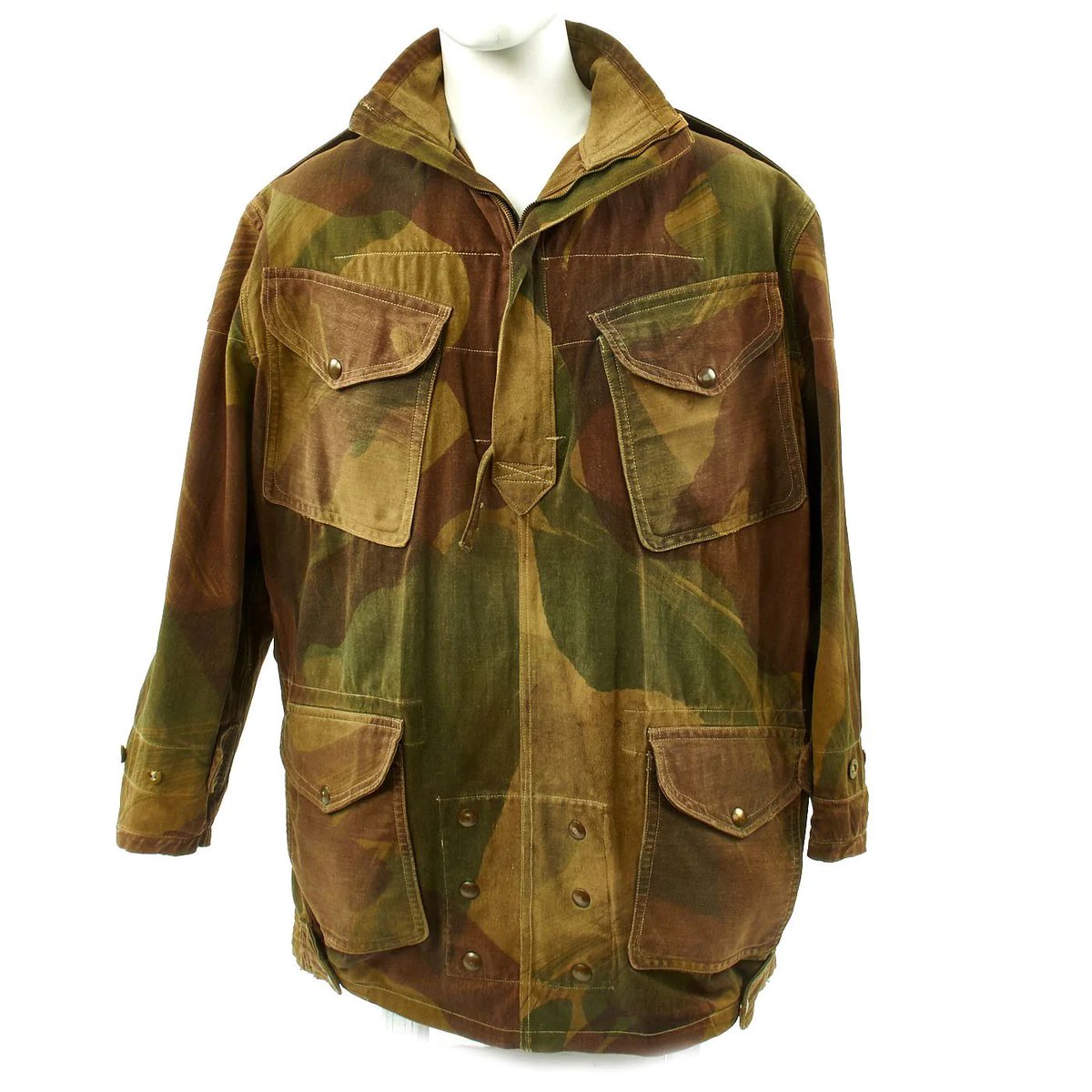 DeltaCamo's tweet photo. British Denison  (2nd pattern)

Variations in the British army were used from the 1940s -1970s.
(1st pattern in 3rd photo) https://t.co/PNgmrjq453