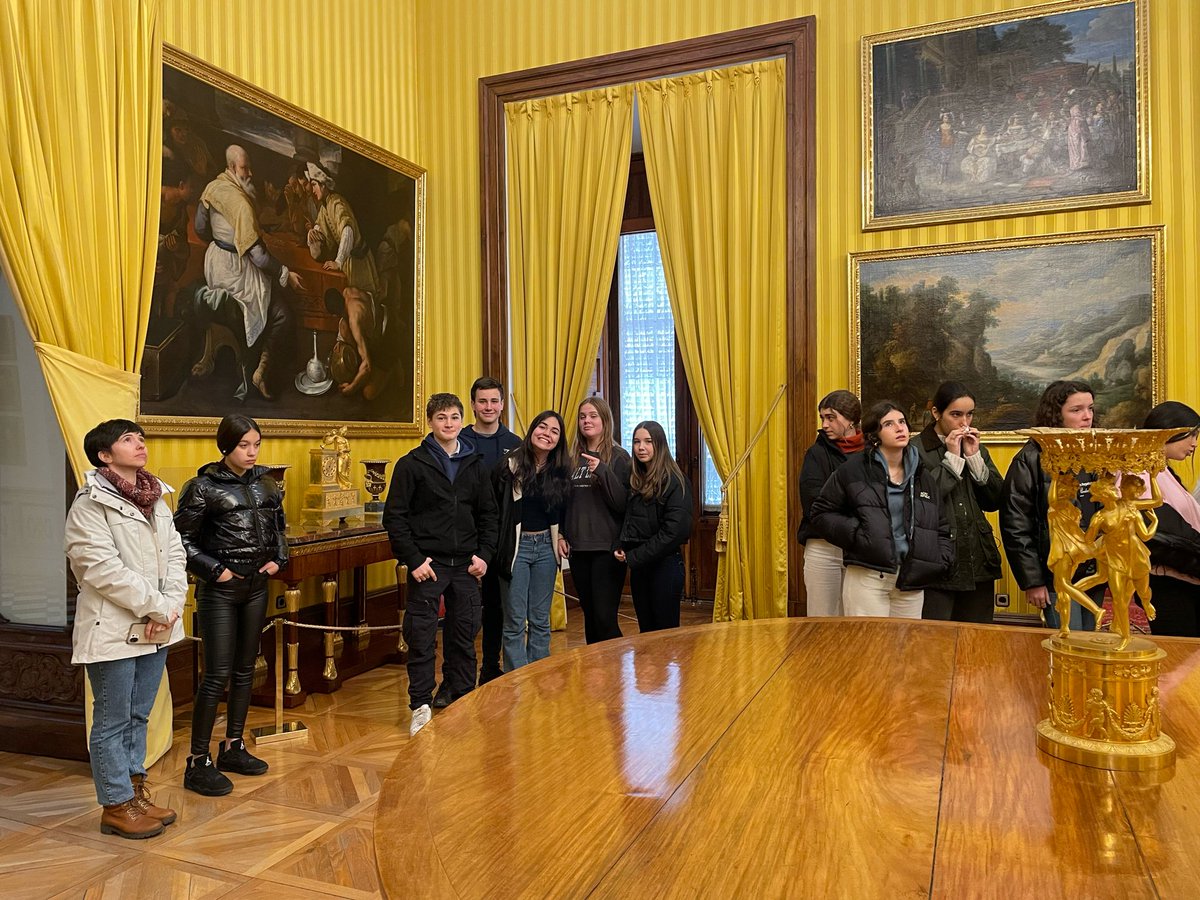 GiggLanguages's tweet photo. Today was spent with our hosts' entire year group, exploring the magnificent La Granja de San Ildefonso. @giggschool https://t.co/32WN7ApWU9