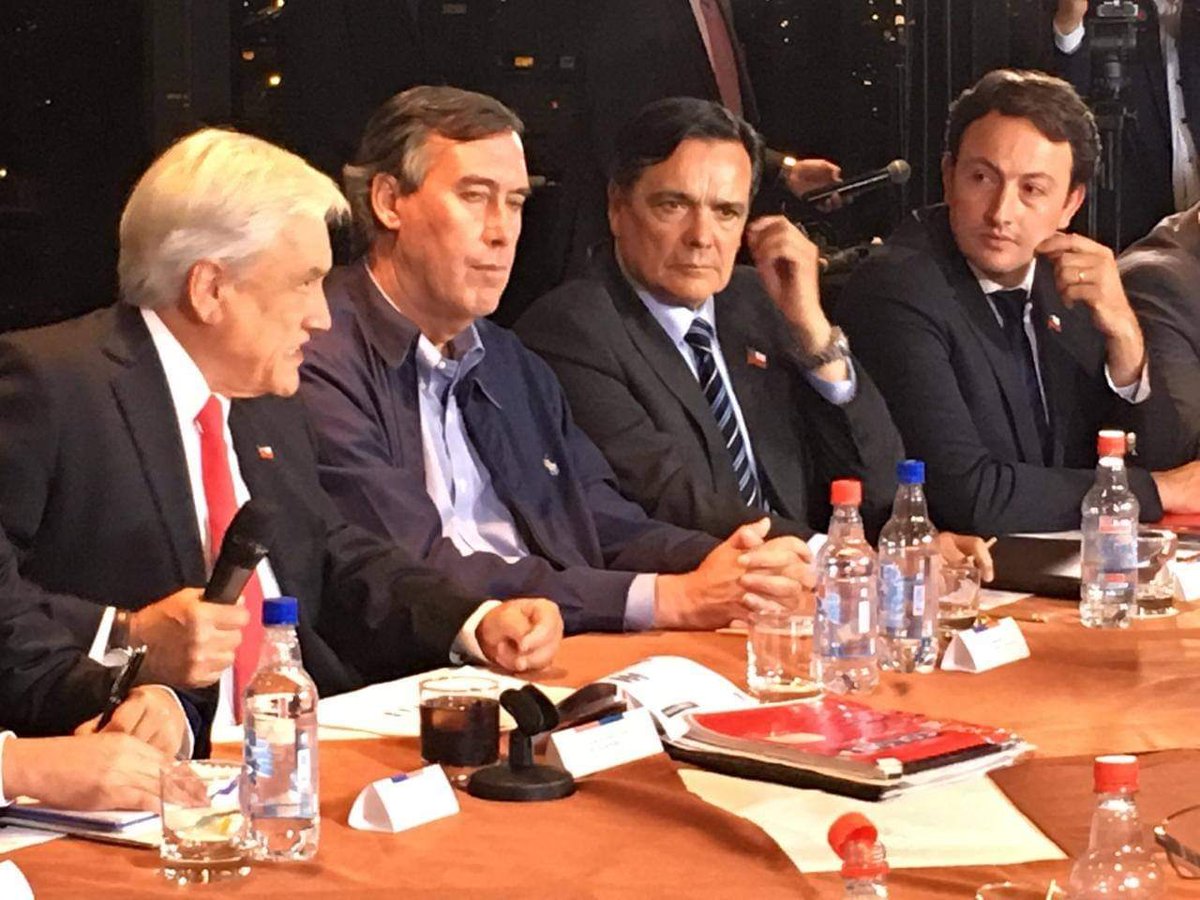 ⚫ Aún conmovidos por el repentino fallecimiento del ex Presidente Sebastián Piñera E.
Tuve el honor de servir a Chile siendo uno de sus colaboradores
Nos ha dejado un estadista, demócrata, patriota y un gran Chileno. 
Mis condolencias a su familia y seres queridos Q.E.P.D.