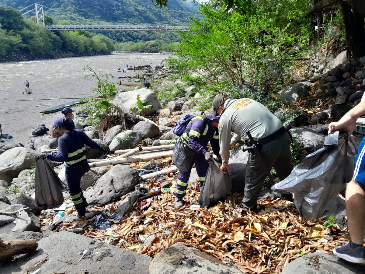 PoliciaDeTolima tweet picture