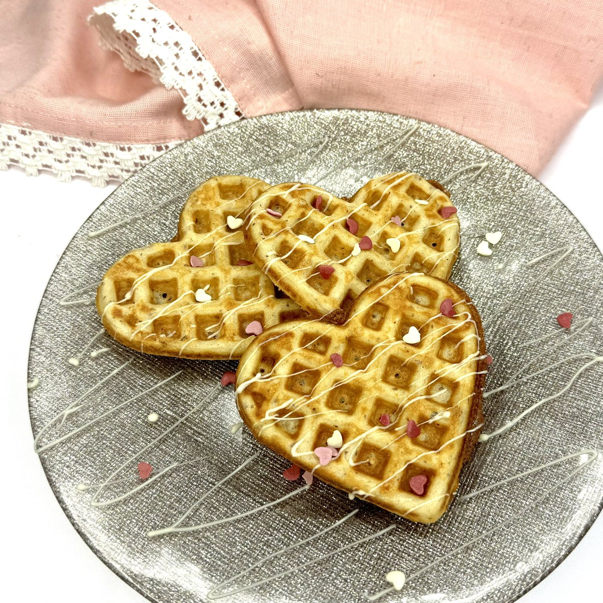 beautymomme's tweet image. “Your heart tells you big things in little ways…listen” -ukn Aren’t these waffle-y cute??? 🥰  and they’re so simple to make! WATCH how easy instagram.com/reel/C3DtkcNSL… 🍫 #glutenfree #glutenfreebreakfast #waffles #heart #heartshapedwaffles #valentines #valentine #valentinebreakfast…