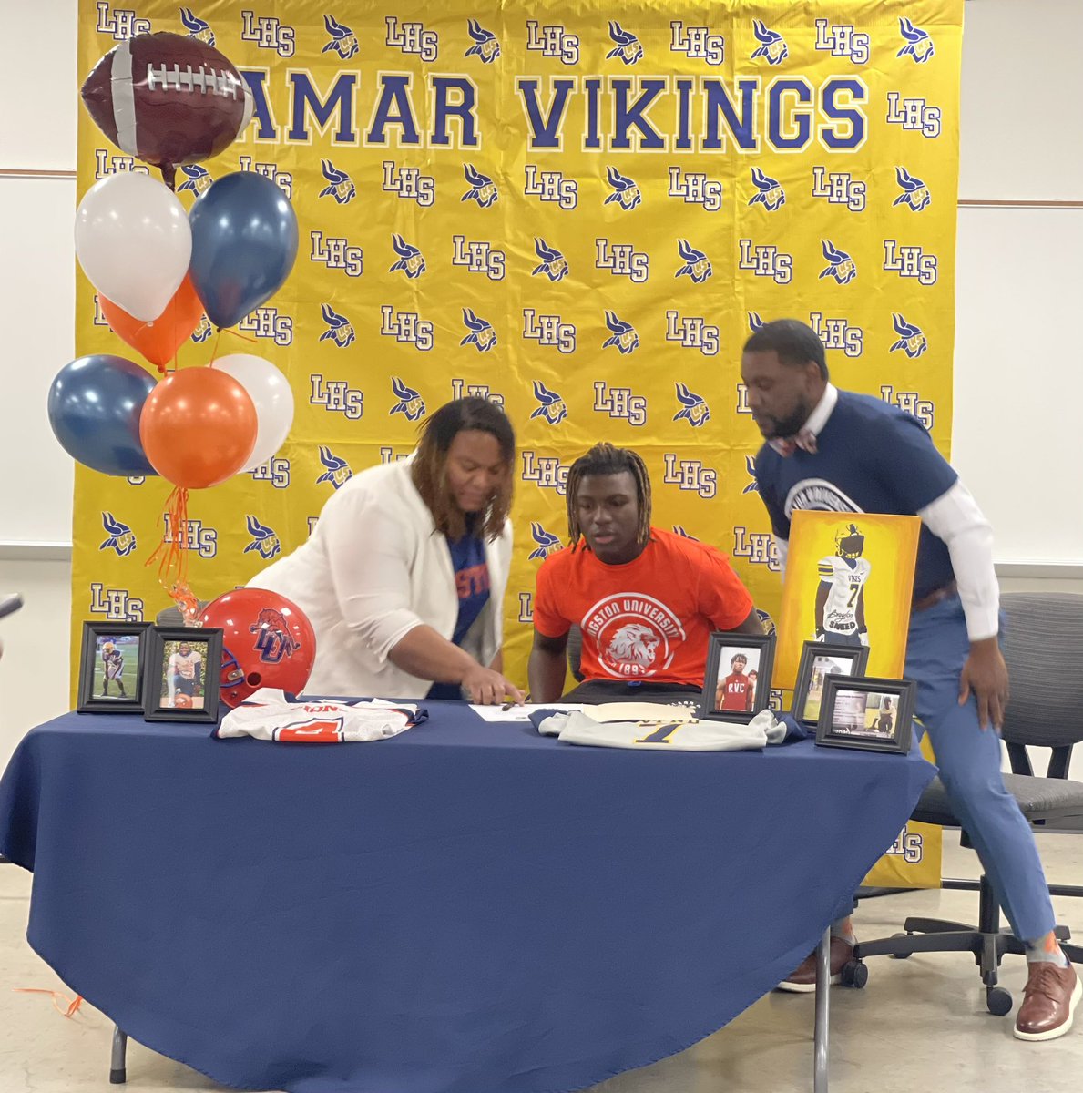 Congratulations son <a href="/braylon_sneed/">Braylon Sneed</a>. We are headed to <a href="/LangstonLionsFB/">Langston Lions Football</a> #Signed #HBCU