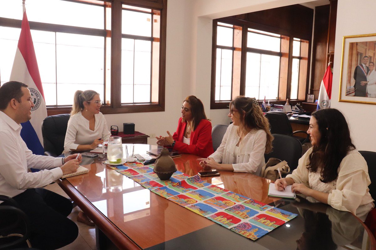Senatur_Py's tweet photo. 📌🇵🇾🤝👫Turismo y Juventud se unen para fortalecer el Programa Turismo Joven

#GobiernoDelParaguay https://t.co/xvkfGcjDFT