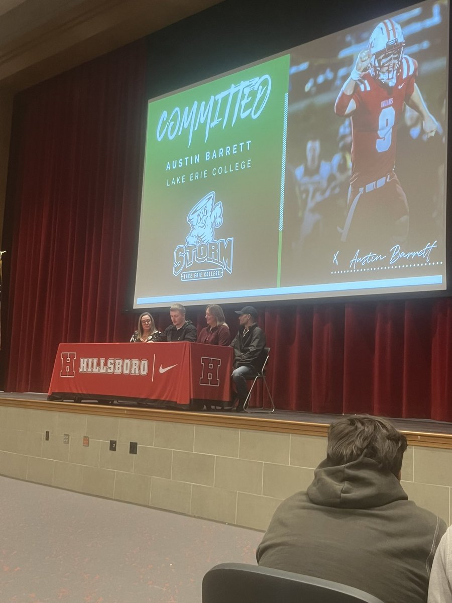 JaFox33's tweet photo. Congratulations to Austin on signing his letter of intent to play football at Lake Erie College next season! https://t.co/xvyiVr4wCk