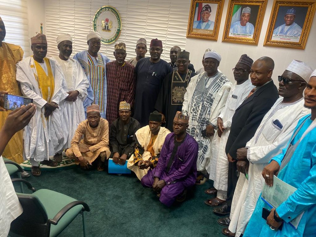 sadiqango's tweet image. Today, I was honored to receive a delegation of leaders from Unguwan Gwaiba, led by the  Executive Chairman of  Sabon Gari Local Government Council and accompanied by the District Head of Basawa, The Village Heads of Basawa and Bomo and other respected personalities. 
The purpose…