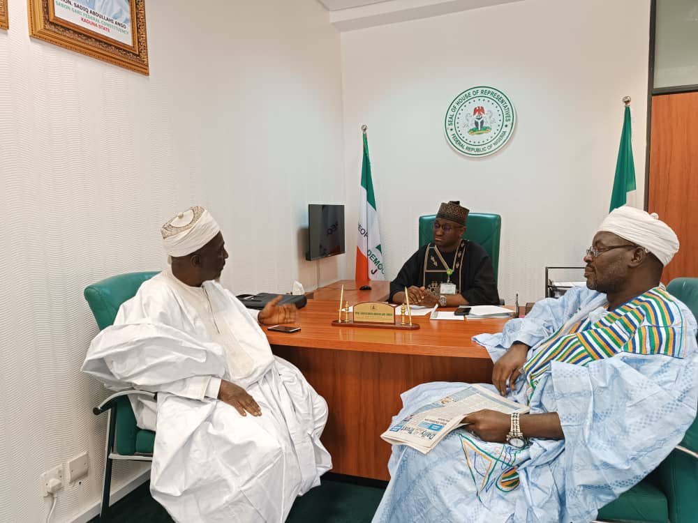 sadiqango's tweet image. Today, I was honored to receive a delegation of leaders from Unguwan Gwaiba, led by the  Executive Chairman of  Sabon Gari Local Government Council and accompanied by the District Head of Basawa, The Village Heads of Basawa and Bomo and other respected personalities. 
The purpose…