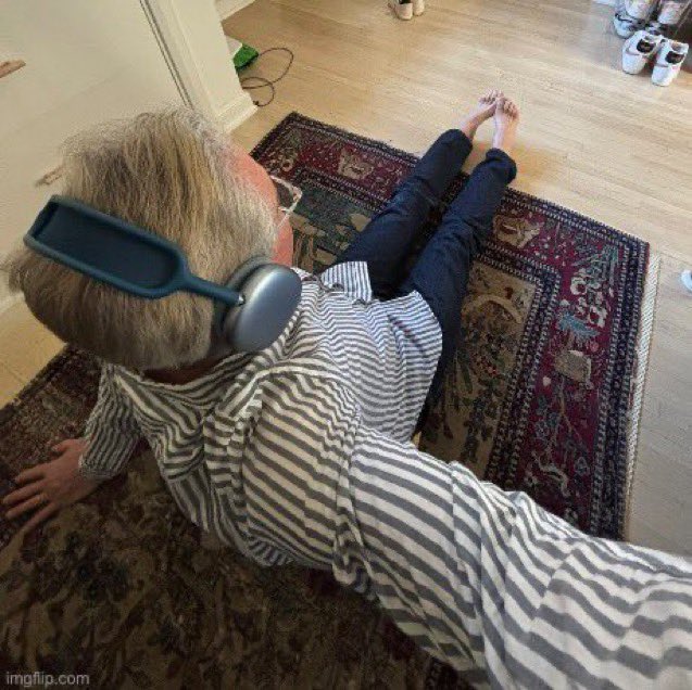 mspushpin's tweet image. let me out of work #early …so get to log into Ableton University #early #rawrr