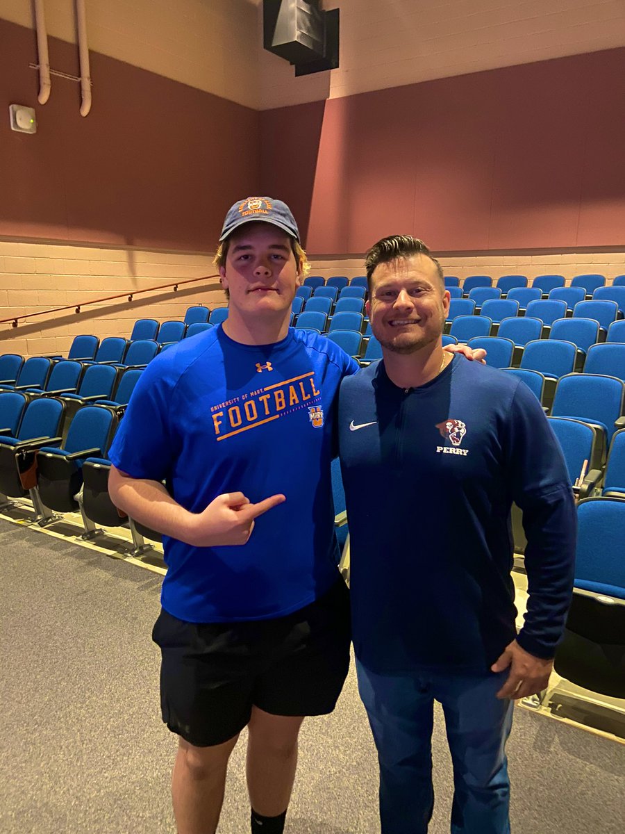 Signing day for the Pumas! It is always special to see these young men continue their academic and football career at the next level! Congratulations, Look forward to watching you at the next level! #DTJ #pumanation <a href="/NoahWat71/">Noah Watson</a> <a href="/2Chris05/">Chris (Chidera) Kalu🇳🇬</a> <a href="/coltenswanson90/">Colten Swanson</a>