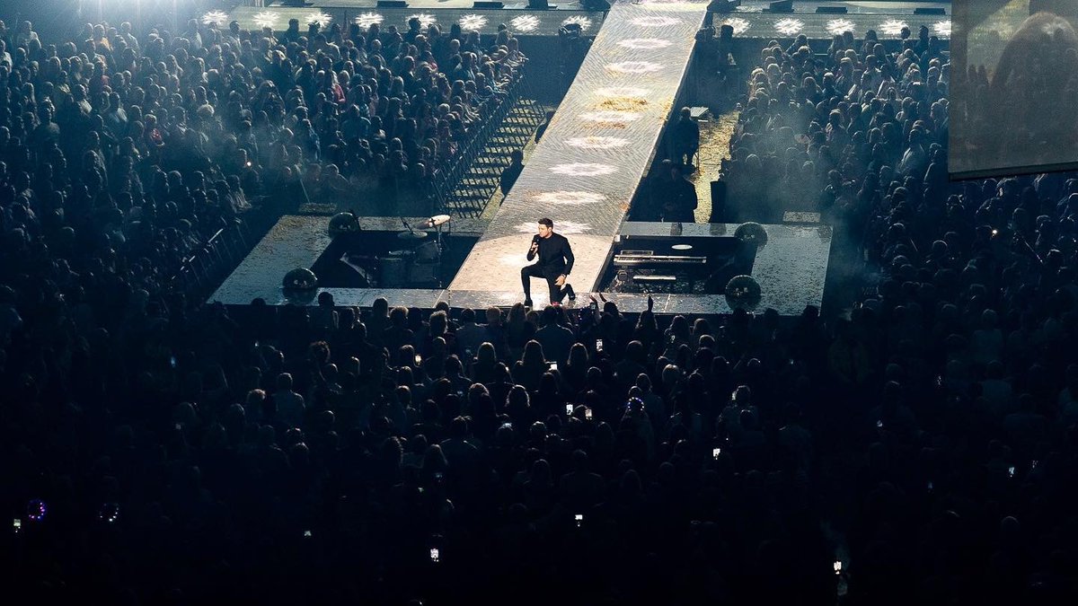 Gallery update some more Tour pictures picture michaelbubleonline.org/gallery/galler…