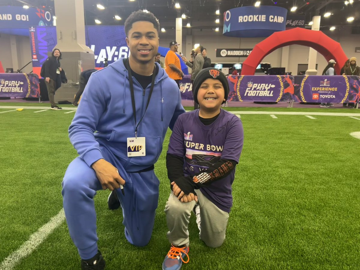 Always great meeting <a href="/ChicagoBears/">Chicago Bears</a> fans !