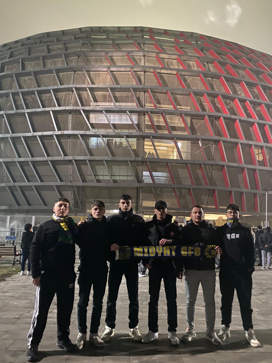 FENERBAHÇE SEN ÇOK YAŞA!

Ziraat Türkiye Kupası Son 16 Turunda FENERBAHÇEMİZİ Gaziantep Deplasmanında Yalnız Bırakmadık.

#MidyatGFB
#GençFenerbahçeliler