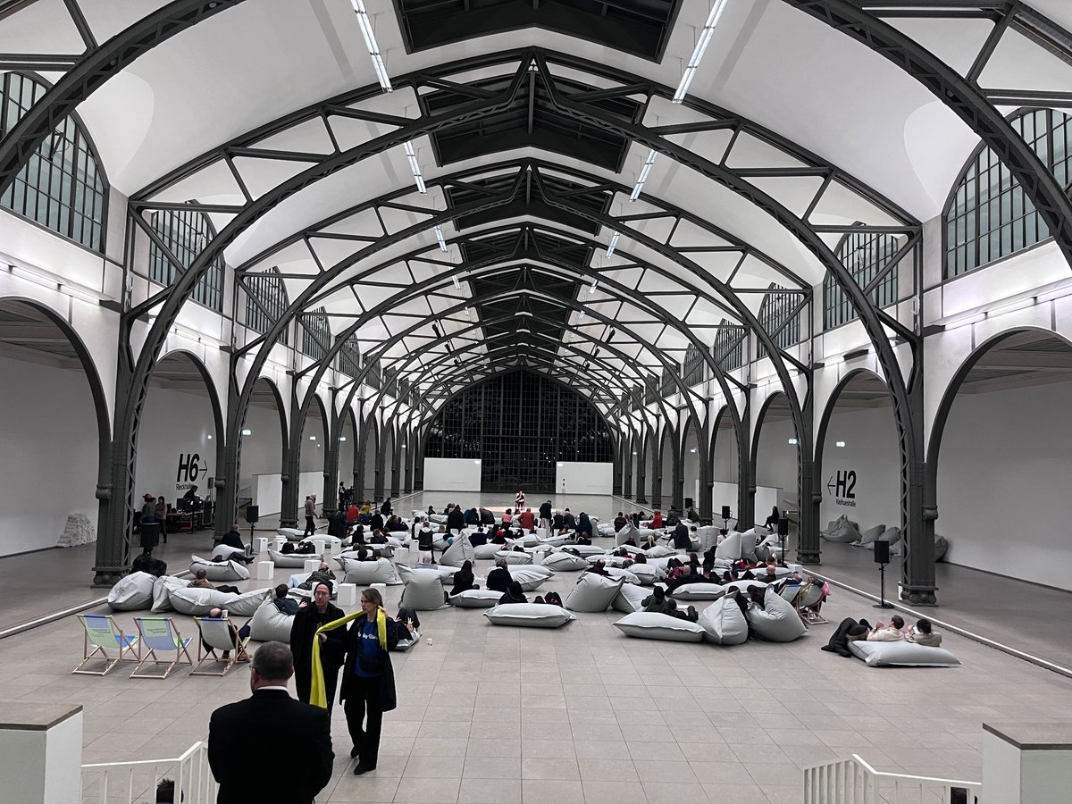 tocas_arpa's tweet photo. Tania Bruguera at #hamburgerbahnhof - 100 hours reading of “The origins of totalitarianism” of Hanna Arendt. https://t.co/VQq1ktTwVa