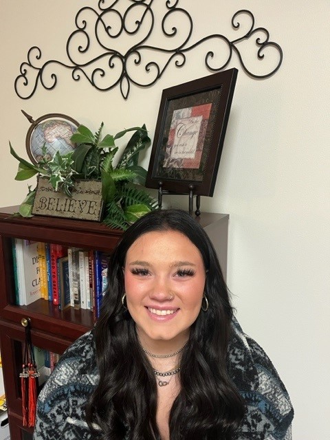 cheryljones1989's tweet photo. Double excitement today, as we celebrated our second graduate of the day, Taylor. We are so proud of Taylor! She will be attending cosmetology school at Weatherford College. Go get'em, Taylor.
@AledoISD
#AllinAledo
#esmemc https://t.co/HK7L5kvXXU