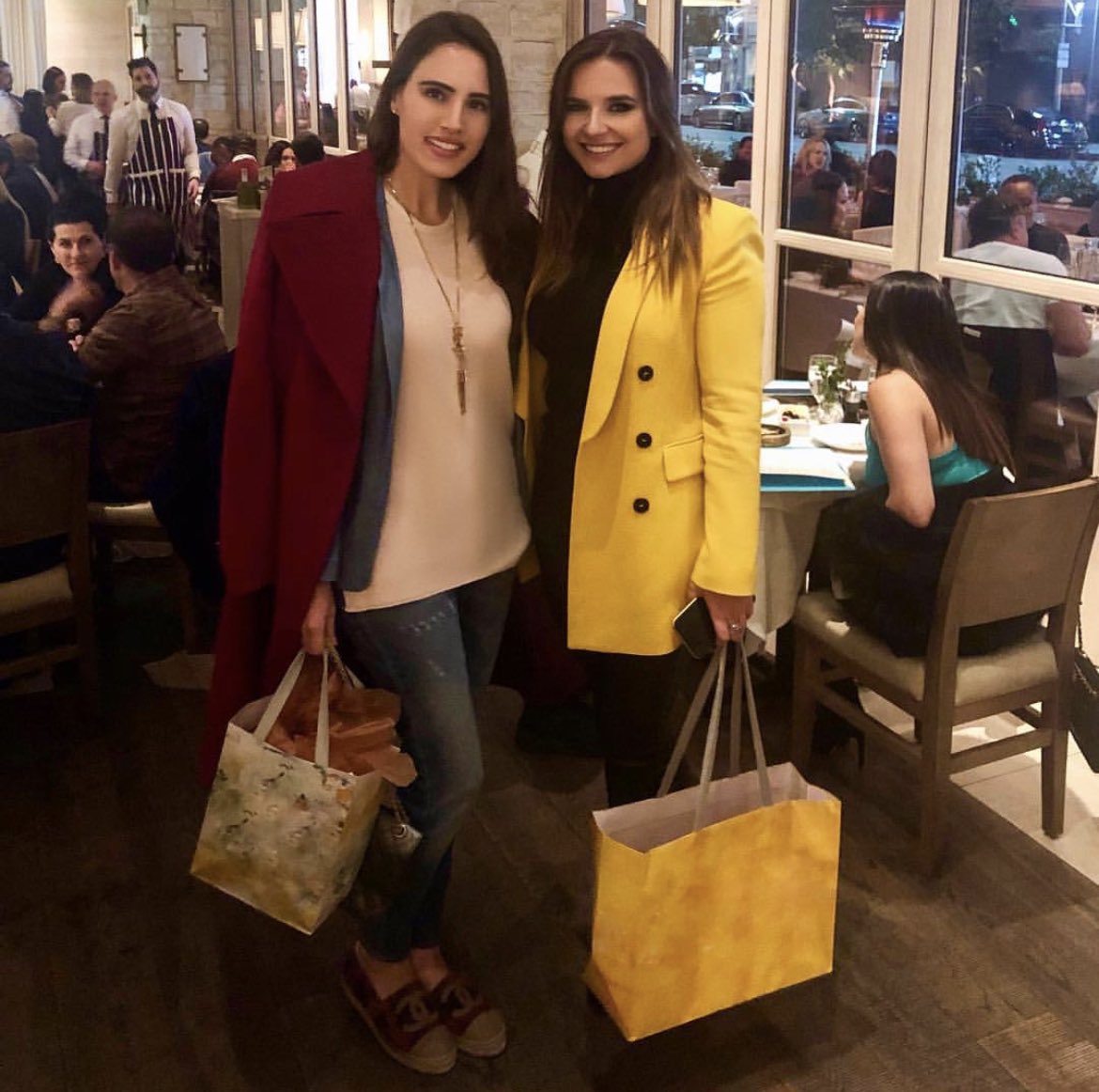 Jessvee22's tweet photo. Love meeting other young, smart, hardworking, women💛. Such a powerhouse! It was great chatting with you over every random thing that came to mind. #WomenEmpowerment #womenbuildingwomen https://t.co/ff6bubaYRR