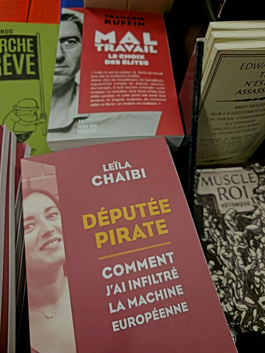 "Votre énergie m'a fait du bien"
Merci amis Strasbourgeois de votre chaleureux accueil pour la 3e étape de la tournée de présentation de mon livre #DéputéePirate🔥.

Des échanges de qualité, une librairie au top <a href="/LTNStrasbourg/">La Tache Noire</a> et un pot de l'amitié.

Prochaine étape 16/02 à Rouen