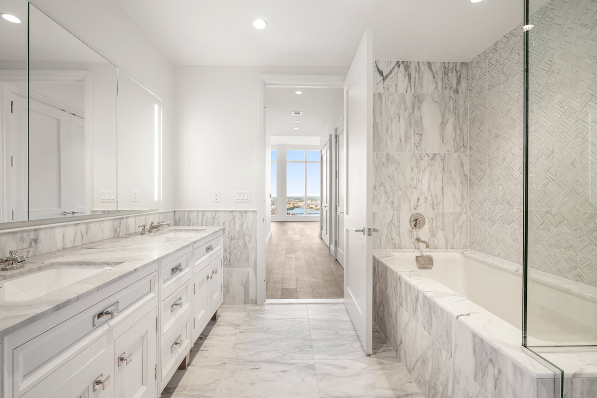 RWayneLopez's tweet photo. Just Listed
The Millennium Residences at #WinthropCenter Penthouse 1B

3 bedrooms + den and bonus flex room study/office/4th bedroom
4.5 baths
11’4”- 12’2” ceiling heights
4,600 + sq. ft.
$13,995,000

wlopez@mpbos.com

#RWayneLopez #WinthropCenter #BostonArchitecture #Boston https://t.co/ODIj107zVt
