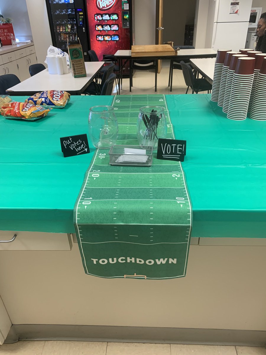 Stepherdunker's tweet photo. Today we celebrated DZ’s first Souperbowl! Staff brought their best chili and soups for everyone to try. It was a “souper” day! @deZavalaMS https://t.co/ZXt2GuZN1m