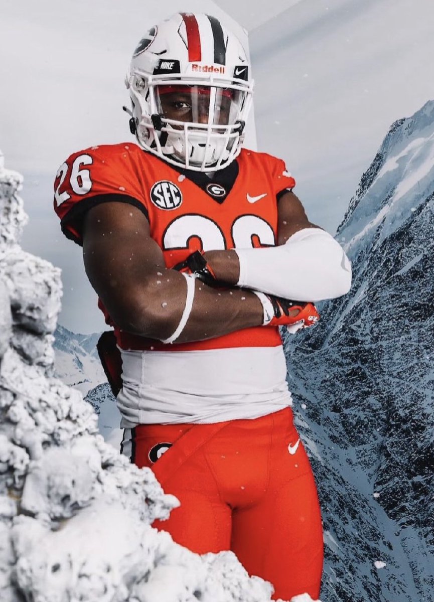 bulldawgrecruit's tweet photo. 2024 3⭐️ RB Brandon Hood @Hoodx26 from Eagle’s Landing Christian School (McDonough, GA) has committed as a PWO to Georgia!

The 5-10 195 RB held offers from Penn State, Michigan State, LSU, Tennessee, and others. https://t.co/YRJhUBJjED