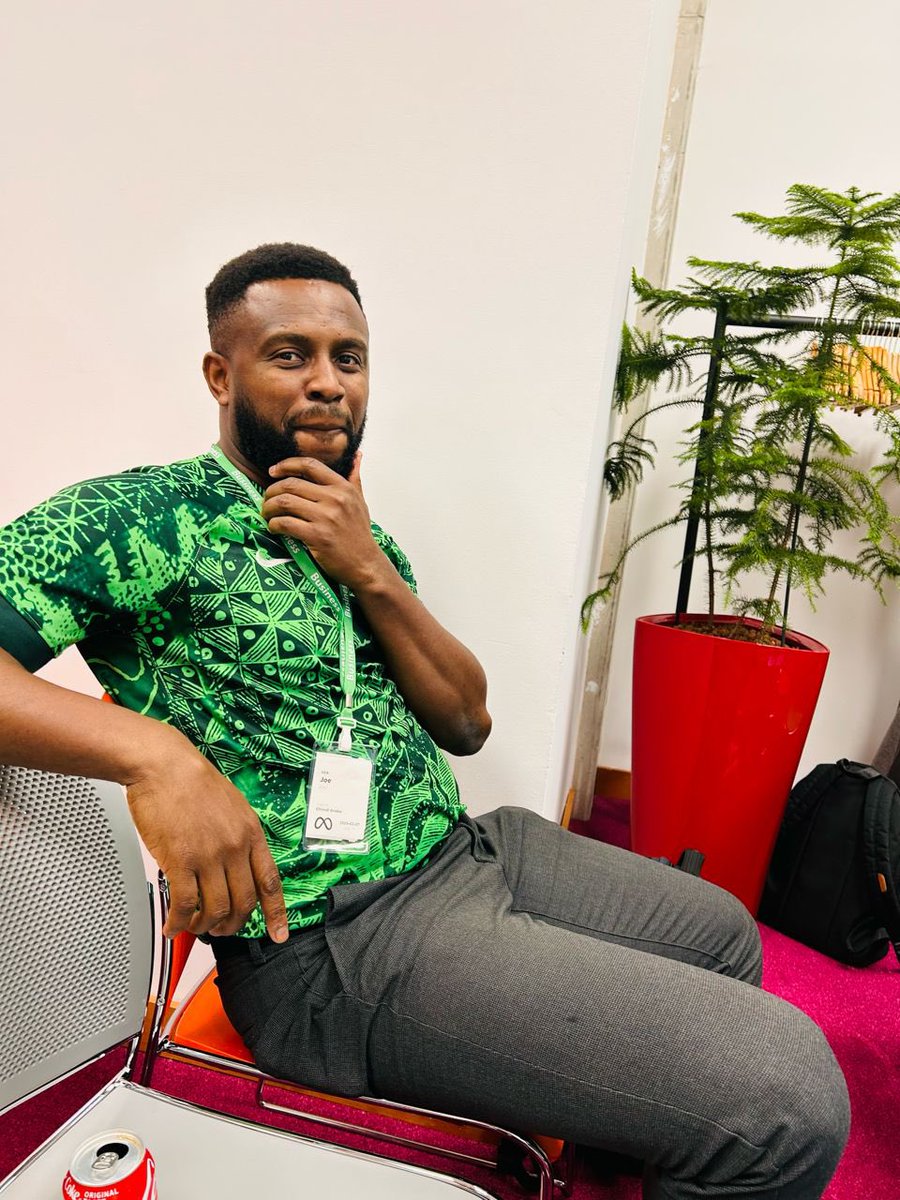 joekinvi's tweet photo. Tonight we are all wearing green 🇳🇬 https://t.co/W5YyBcqVeu
