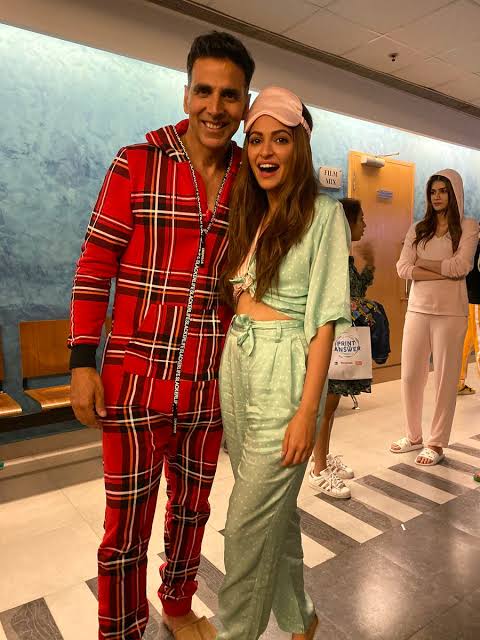 #AkshayKumar with #Housefull4 Girls