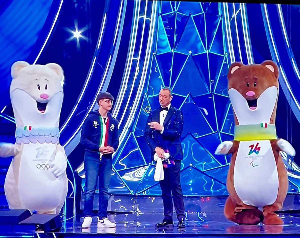 Meglio l’alieno amico di Ghali 🛸

#Sanremo2024 #Sanremo24 #Sanremo