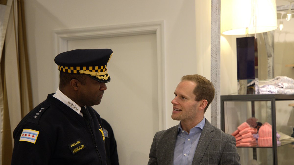 Chicago Police @CPDSupt Larry Snelling joined @ChicagosMayor and @AldKnudsen43 for a walk-through of the 43rd Ward's business corridor. These leaders also met with community members to address public safety concerns in the Lincoln Park neighborhood.