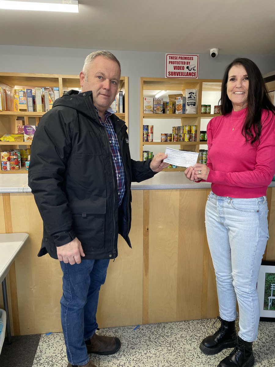 Business Manager, Darren Nason, of IUOE Local 946 of the presents a cheque for $500.00 to the Miramichi Community Food bank on behalf of its members. We appreciate all the hard work our many community volunteers do to make New Brunswick a better place to live. #unionsgiveback