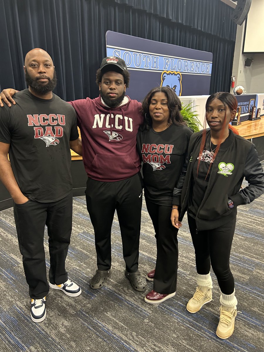 RodneyLesane2's tweet photo. Signed ✍️ ⁦@NCCU_Football⁩ https://t.co/Pk9Etg9CQm