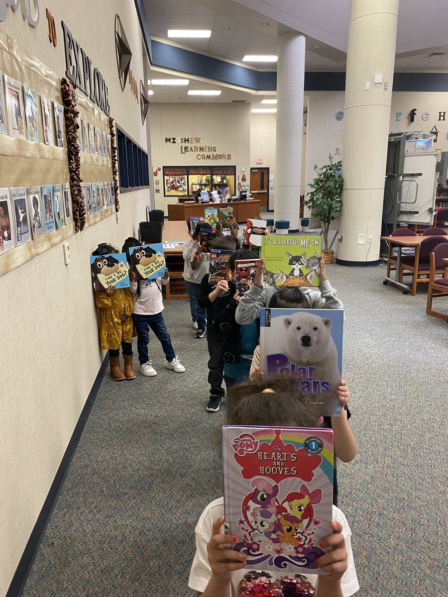 Can’t have #WorldReadAloudDay without a trip to the <a href="/MinshewColts1/">MinshewColts1</a> library! We had some book besties choose the same book, and others were just excited to find a new favorite! Readers make Leaders! <a href="/mckinneyisd/">McKinney ISD</a> <a href="/amcnallyMRS/">Angie McNally</a> #WRAD