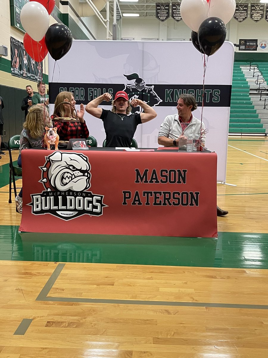 recruit_FALLSFB's tweet photo. Congratulations to @MasonPaterson9 on signing his NLI to play football at @MACBulldogsFB @ClearFallsFB @CCISDAthletics https://t.co/NlnUzJ9Yuj