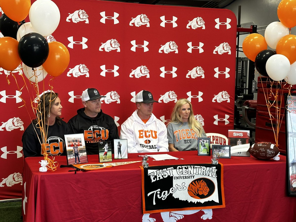 The #NSD2024 action continues with @BulldogSulphur ! ✍🏼🏈 We’ve got ✌🏼 Bulldogs signing here: - @BrytanGaddy ➡️ @DrakeBulldogsFB - Coy Meyers ➡️ @ECUTigersFB Check out the full story and all of the @KXIITV Signing Day Coverage tonight with @reedsports