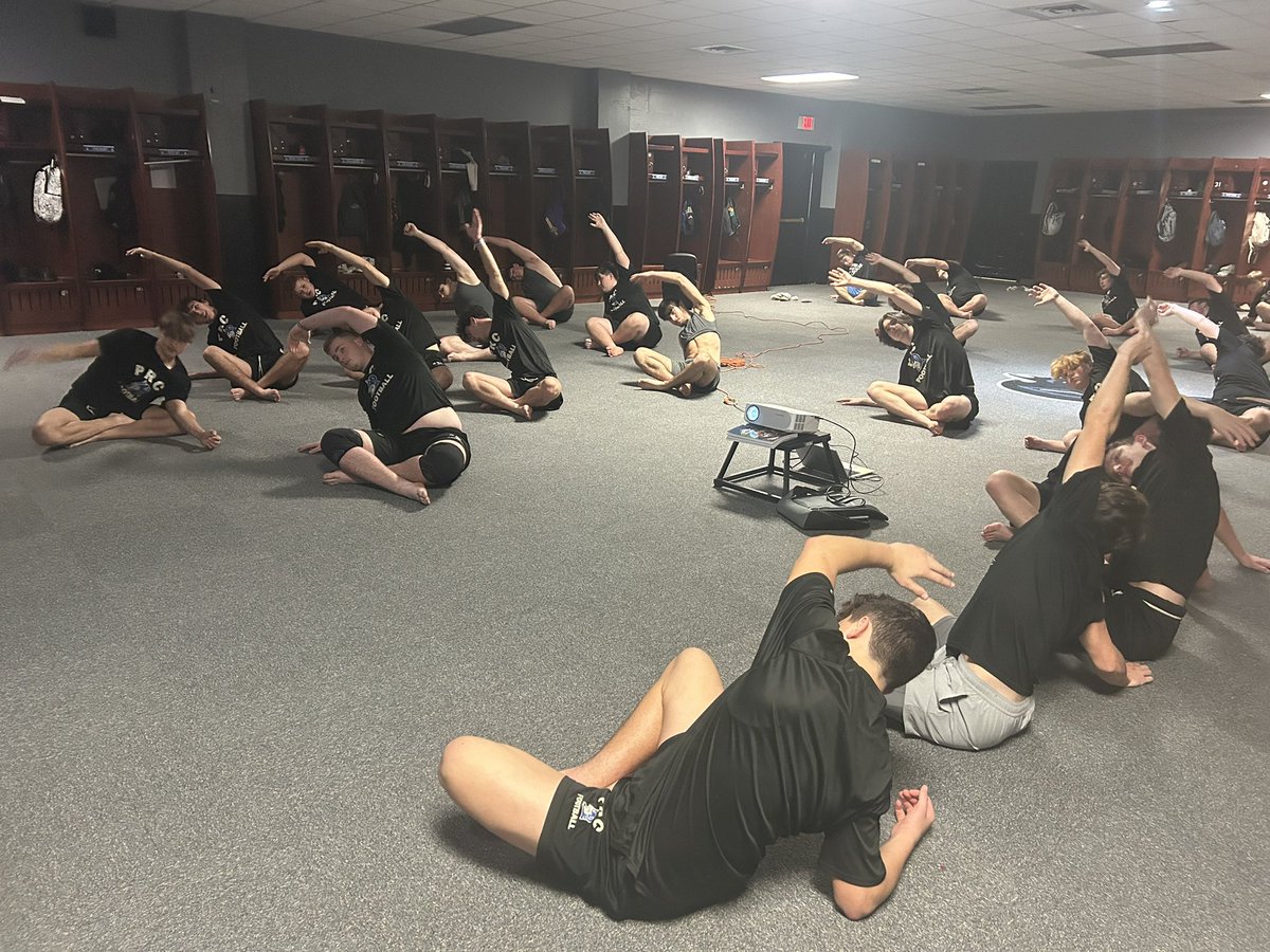 CoachVitalec's tweet photo. Different perspective on workouts!!! Putting in that work!!! #GoBigBlue #GoDevils https://t.co/WkHSiCr8TE