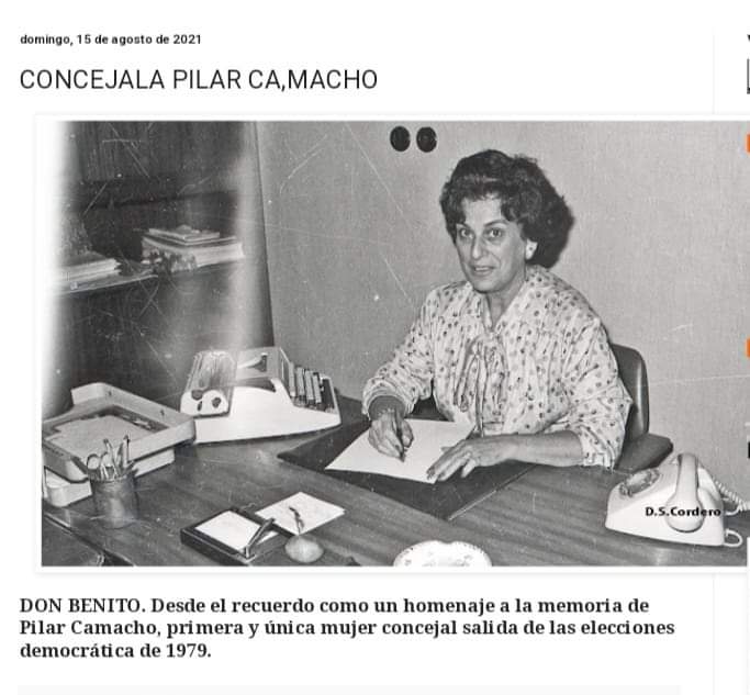 Mizusama7's tweet photo. La mujer del fondo es Pilar Camacho, primera mujer concejala en el ayuntamiento de Don Benito, ayudó a impulsar el proceso de fusión con Villanueva en los 80, fué mano derecha de Leon Romero.
Desde aquí le hago un homenaje.
Ahora nos toca luchar a nosotros.
#Sialafusion https://t.co/I8DqyBpV81