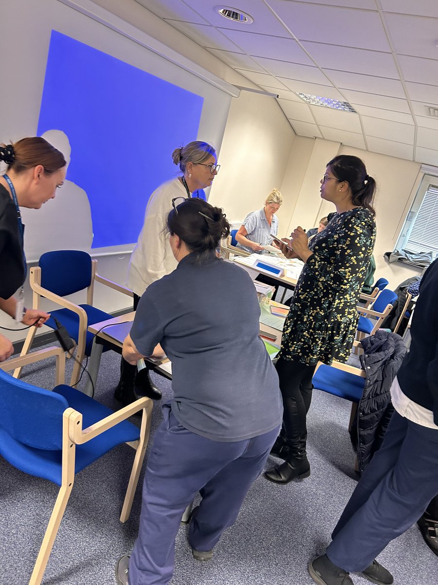 sarahjmccrossan's tweet photo. Frailty training workshop two for Pendle East. @ELHT_QI @pjblues @kateatkinson100 #ebcl&sc https://t.co/RyC3qIg2kt