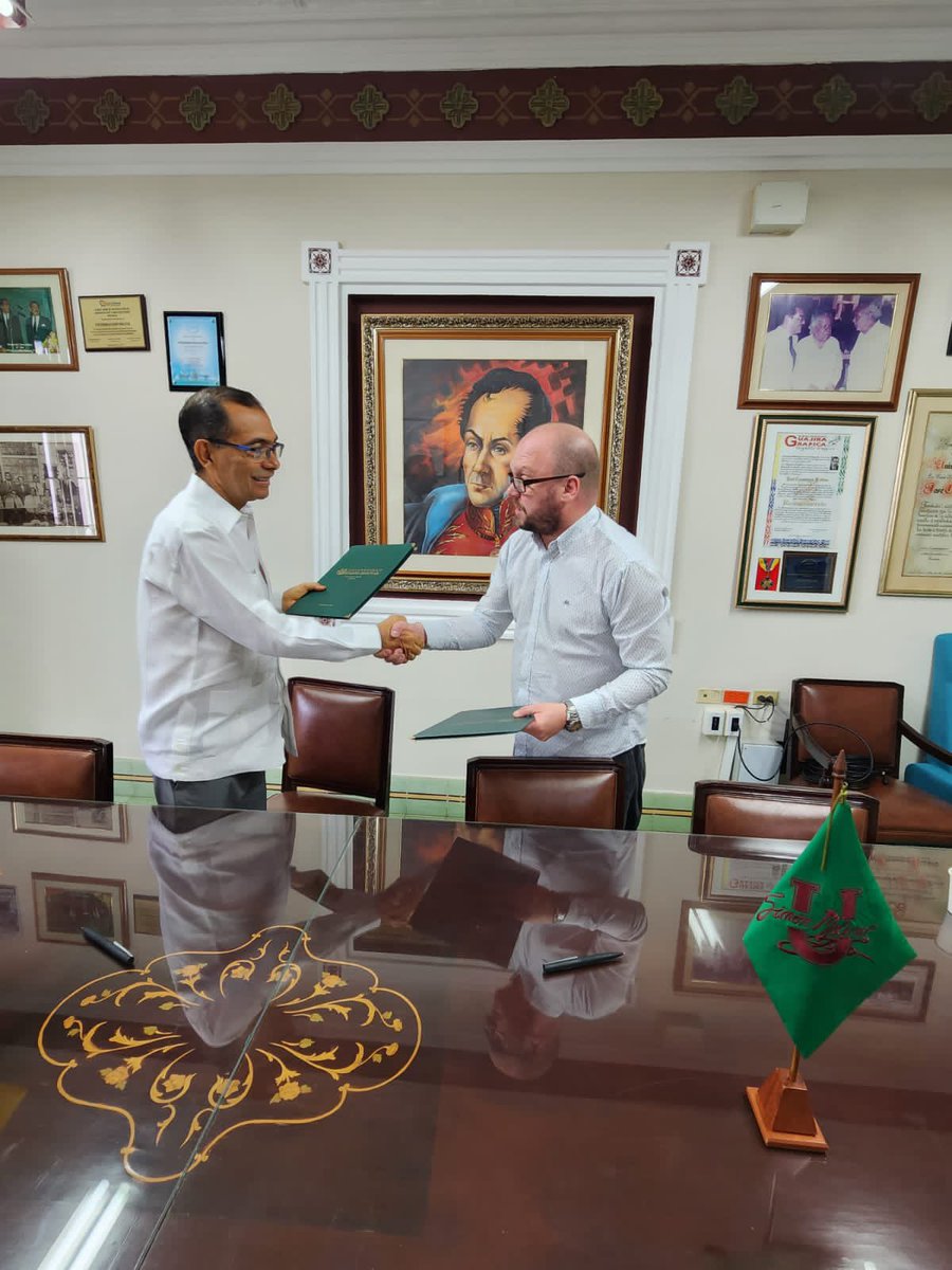 ITMinstitucion's tweet image. 🔥 Firmamos un convenio de cooperación con la Universidad Simón Bolívar de Barranquilla para colaborar en proyectos posgraduales, investigación, innovación y movilidad estudiantil. 

¡Juntos promovemos el intercambio cultural entre Antioquia y Atlántico! 🌟 #ProyectoTetris