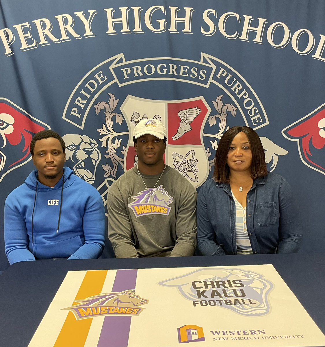 Congrats to Chris Kalu for his commitment to Western New Mexico University for Football!
<a href="/2Chris05/">Chris (Chidera) Kalu🇳🇬</a>