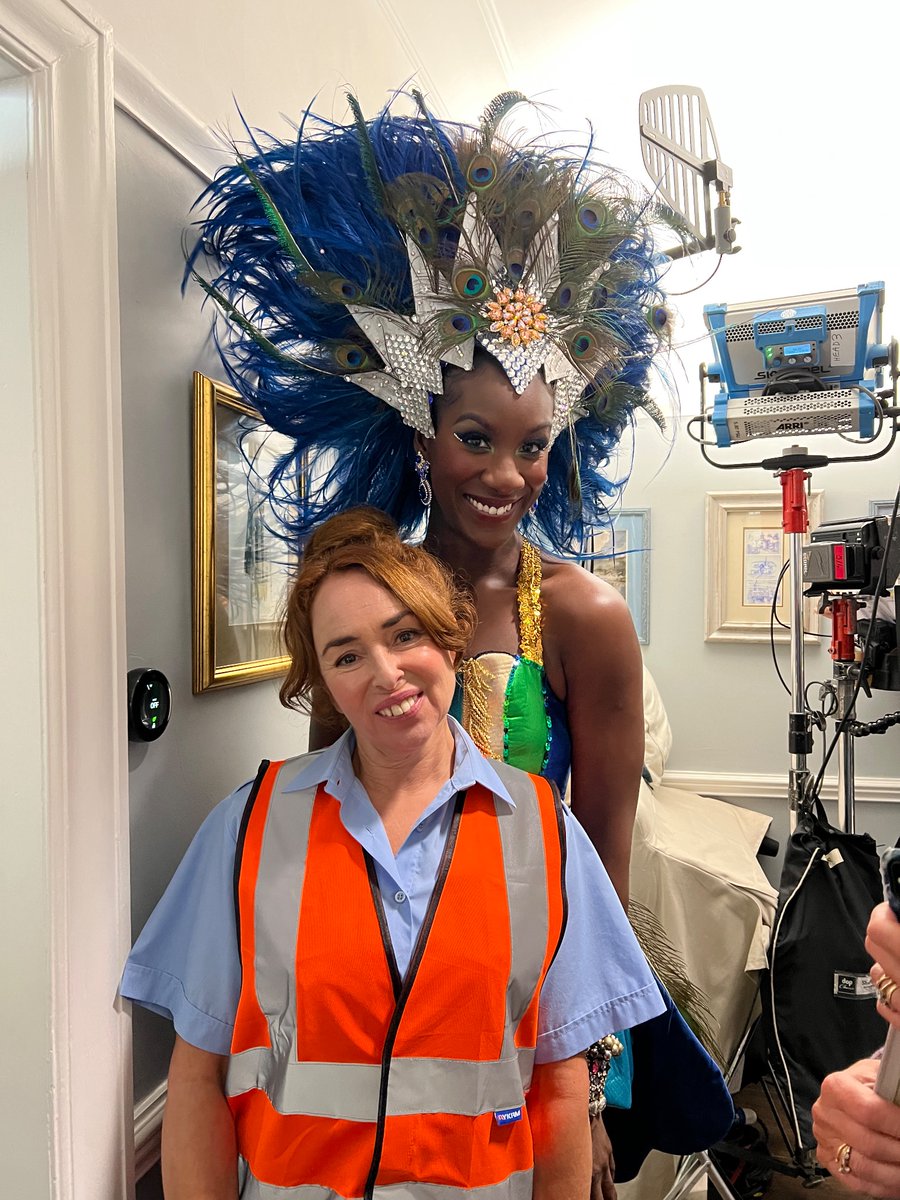 SP1nightonly's tweet image. Paraskevidoodah repeated on @BBCTwo at 10pm tonight with this lovely lot. Safe to watch as it’s a Wednesday. #InsideNo9