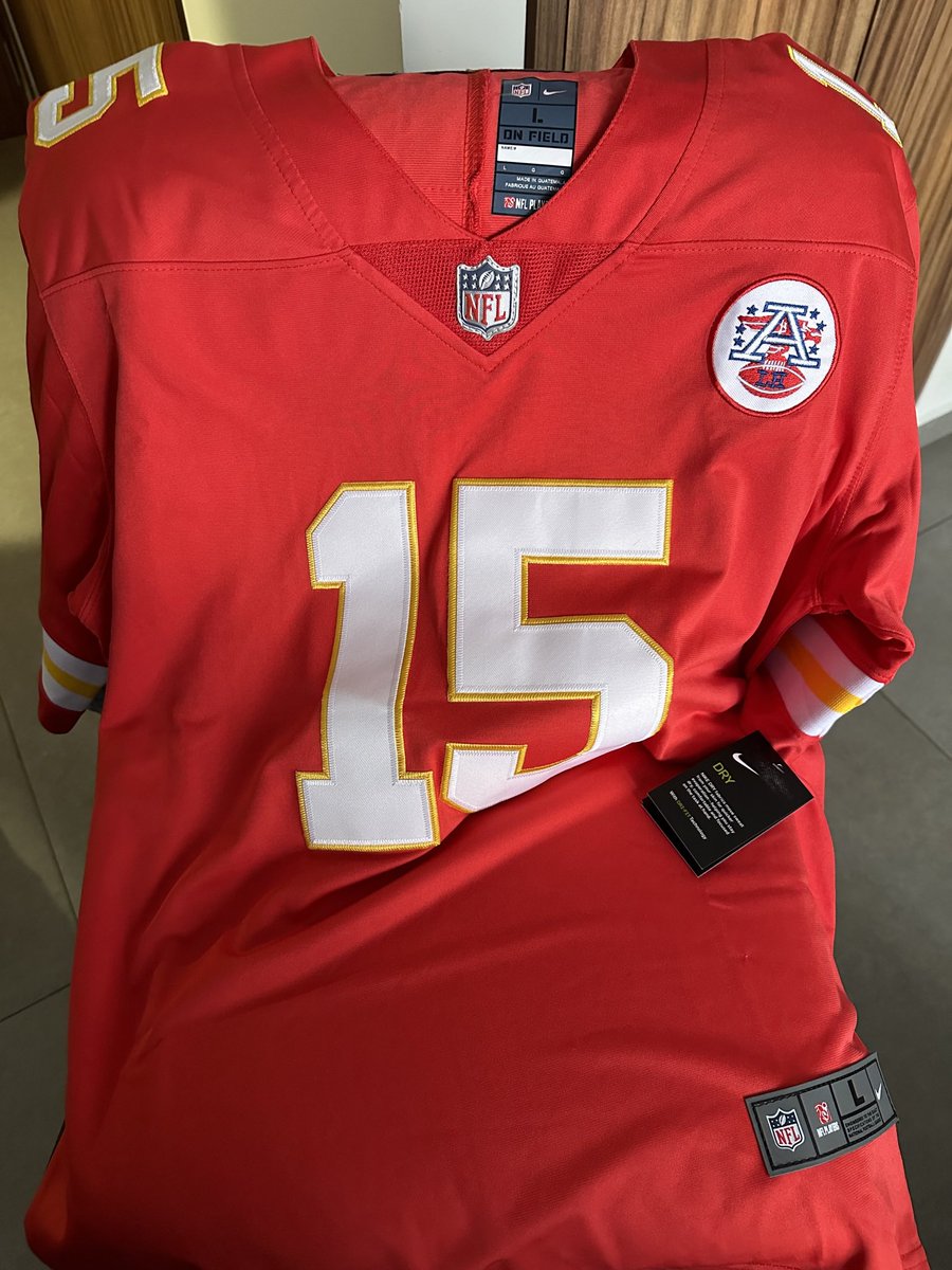BernardoPicks's tweet photo. Se acerca el #SuperBowl  y vamos a regalar una jersey de Patrick Mahomes #ChiefsKingdom 

Para participar por la rifa de la jersey tienes que hacer lo siguiente: 
-Dar like 🫶, RT y seguirme en X 
-Comentar #BernardoPicks y etiquetar a 2 personas en esta publicación 
-El ganador lo anunciaremos mañana Jueves después de las 3:00 PM para hacer el envío inmediatamente y puedas tener tu jersey de Mahomes para el Super Bowl #SuperBowl 
-La Jersey es nueva y es talla L de adulto 

¡Éxito a todos! 🏈

*No tomaré en cuenta multicuentas o más de 1 participación*

*Tienes hasta mañana a las 3 PM para participar 

*Si tu cuenta está privada no contará tu participación*