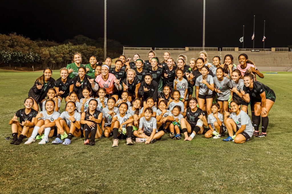 HawaiiWSoccer's tweet photo. Celebrating together on National Girls &amp; Women in Sports Day!

#GoBows #SISTAHHOOD #NGWSD https://t.co/yHEQ4Q1iXL
