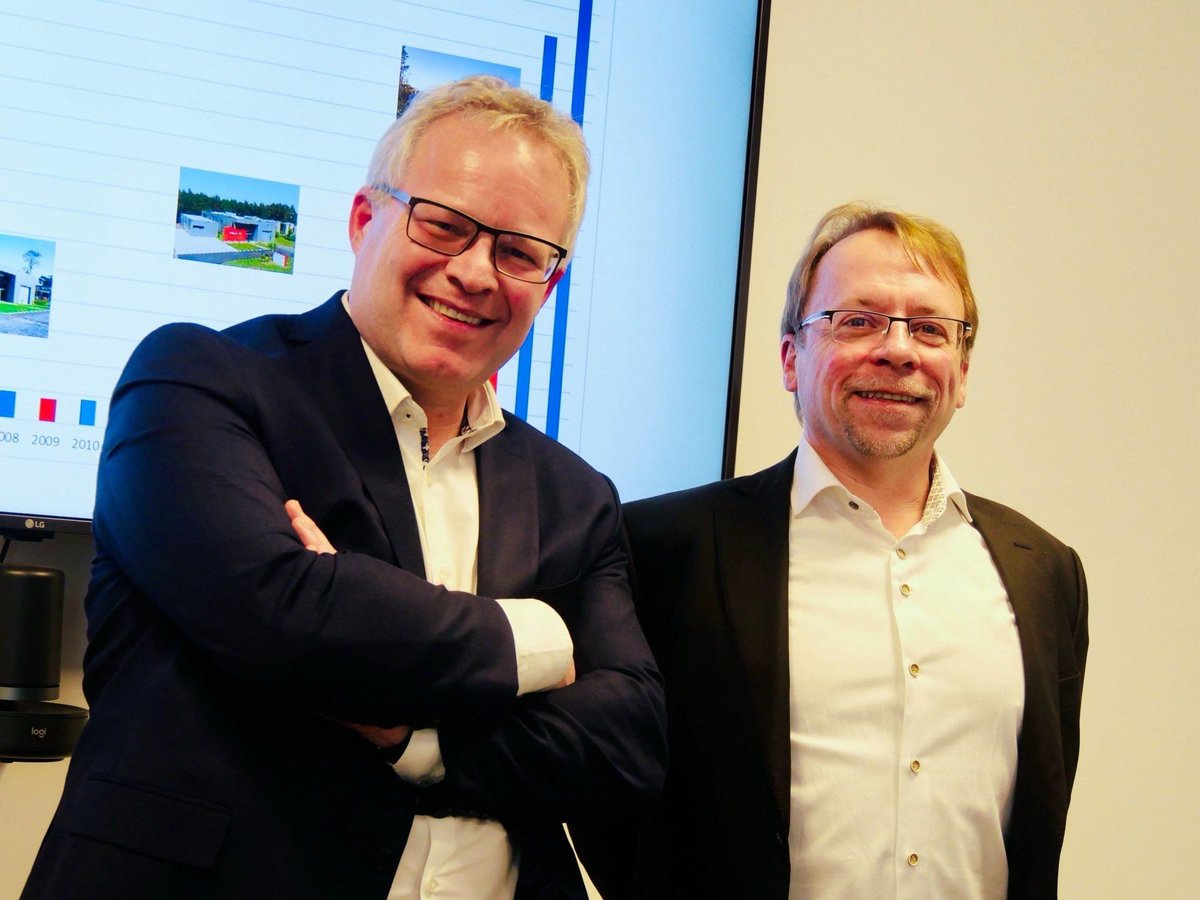 phh_Henry's tweet photo. Il y a quelques jours, visite inspirante chez #Lasea, entreprise liégeoise spécialisée dans le micro-usinage laser. Confiant de voir comment des entreprises wallonnes peuvent impacter positivement la transition écologique grâce à leur capacité en technologie de pointe ! https://t.co/xX8iQHnd1x