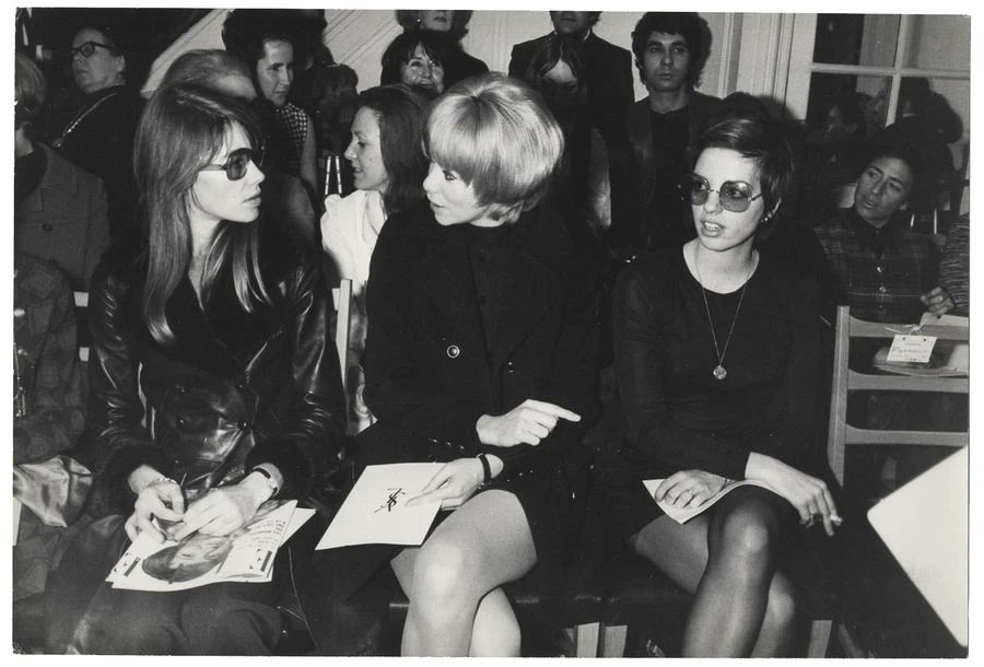 Ms_Golightly's tweet photo. Françoise Hardy / Mireille Darc / Liza Minelli
Yves Saint Laurent front row, Paris, 1969 https://t.co/cRkI0YNYQ0
