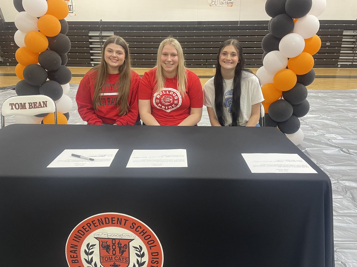 Last stop for me today is out at Tom Bean with three athletes signing their letters of intent!

Hear from these Lady Cats, including one who’s going to play three (!!!) sports at the next level, tonight on KTEN News at 10!

<a href="/TBHSAthletics/">Tom Bean Athletics</a> <a href="/SportsKTEN/">KTEN Sports</a> <a href="/coachfex/">Steven Joseph Fex</a>