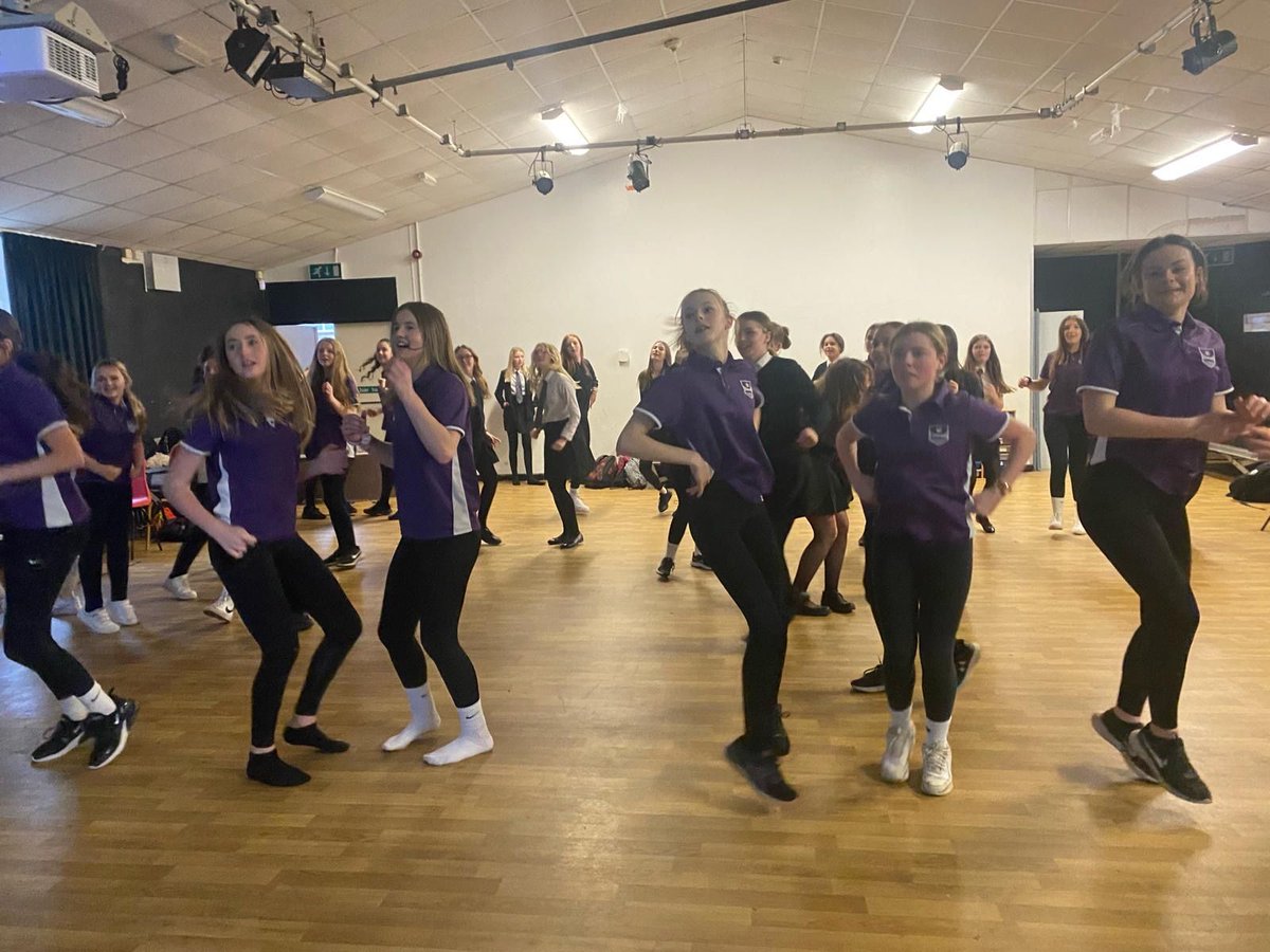 chepstowschool's tweet image. Last week of half term can only can mean one thing! Golden hour! 
Here are some students in year 8 taking part in their choice yesterday. 

#inspiringlearningforall #inspiringlearningforlife