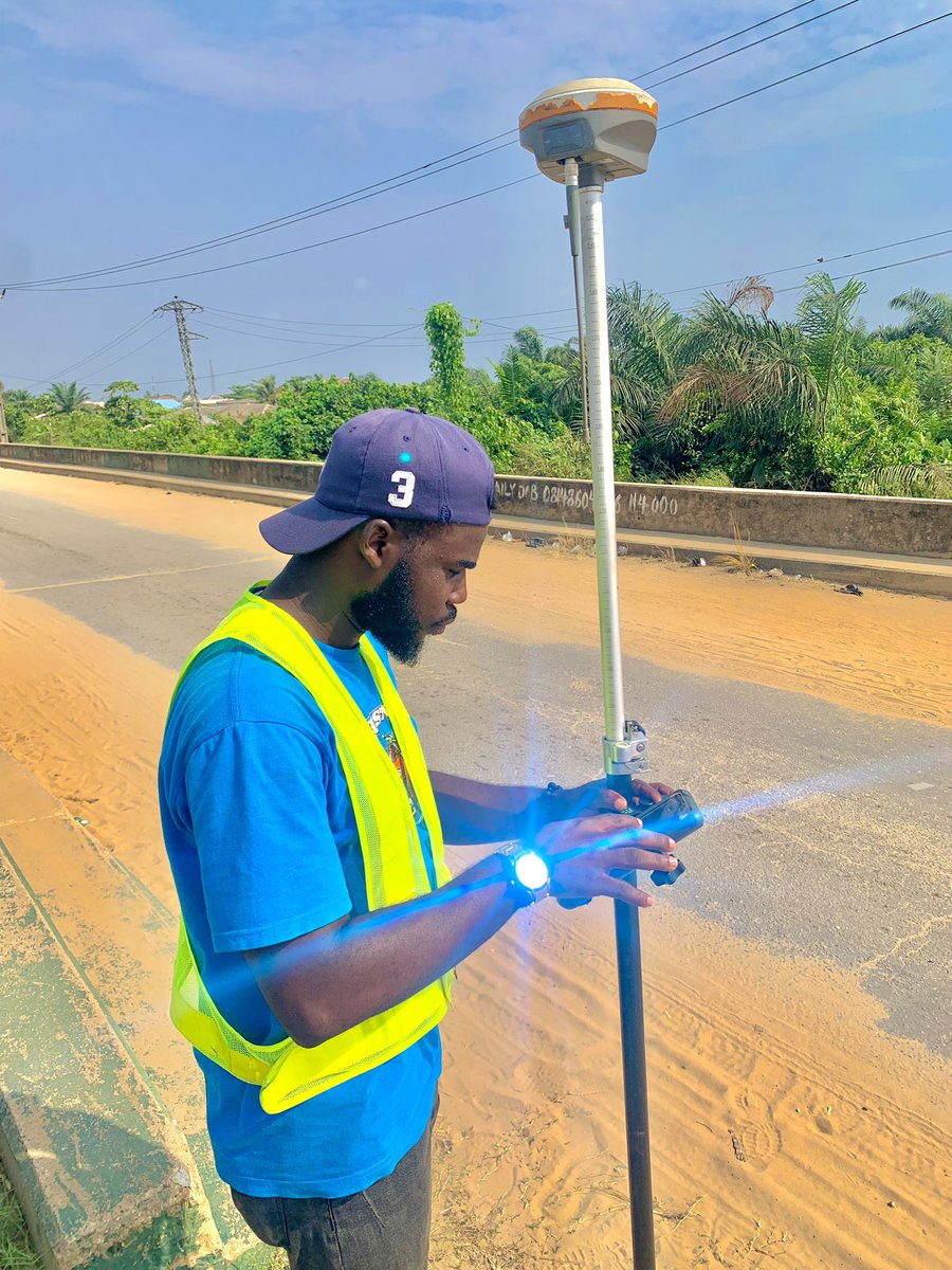 CommanderKmoral's tweet image. POPOOLA AND ASSOCIATES💫💙

🚨SITE WORK

The HI-TARGET differential GPS was used in carrying out route survey from Badagry to the National theatre in Lagos state.

Kindly reach out to us for your projects 🤝

instagram.com/popoolaandasso…

#surveyor #landsurveying #surveyorlifestyle