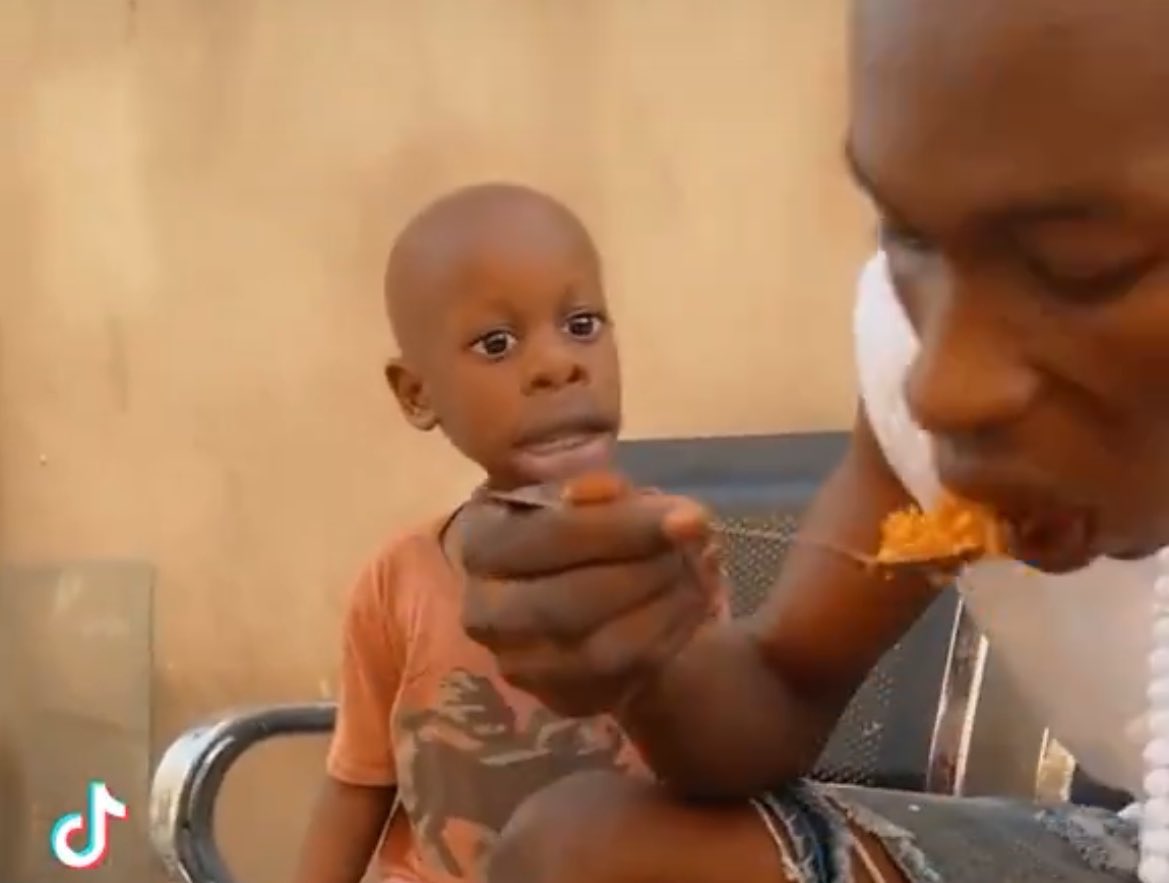 Datahubd's tweet image. The best combo of life 

Eating Ghana Jollof made with Cameron pepper crowned with roasted antelope while listening to Amapiano