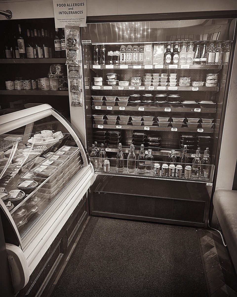 Hi folks , just a quick one to say that Dining In will be open 7 days again from Sunday onwards. So for hot food , cold food , Uber deliveries and tables call Dining In on 0141 334 3815. We look forward to serving you 🙏🏼