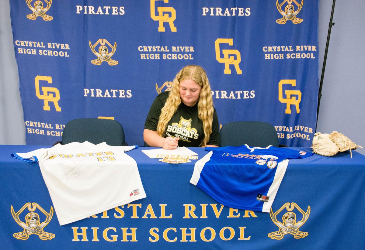 Wildfire18u's tweet photo. Congratulations to 2024 @HannahMesser18 and family on making it OFFICIAL! Hannah #SIGNS with Pasco Hernando State College! We are super excited we get one more season with her in the Wildfire Organization 🔥 #Signed #PHSC https://t.co/nzpqc2BRwb