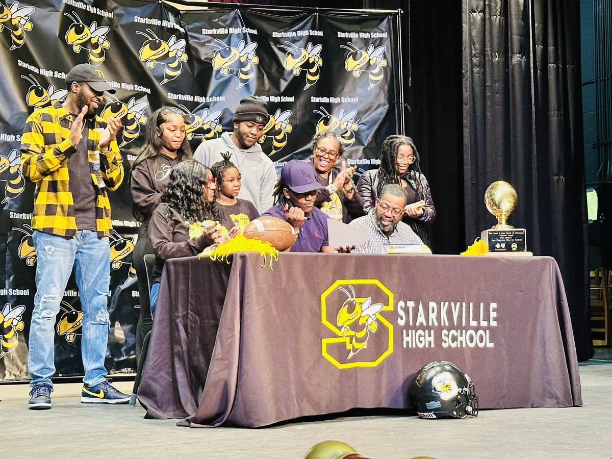 Jacket Athletics tweet media